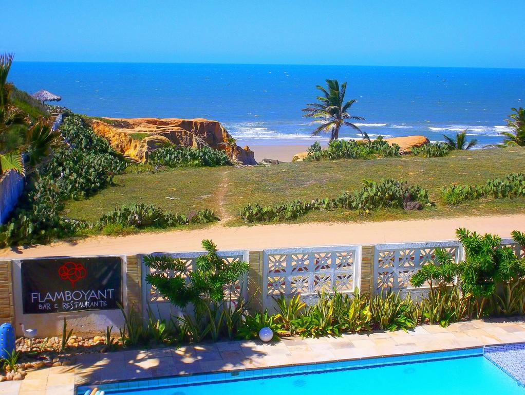 Flamboyant Village - Praia Das Fontes - 50mt Da Gruta Mãe D'água 3*